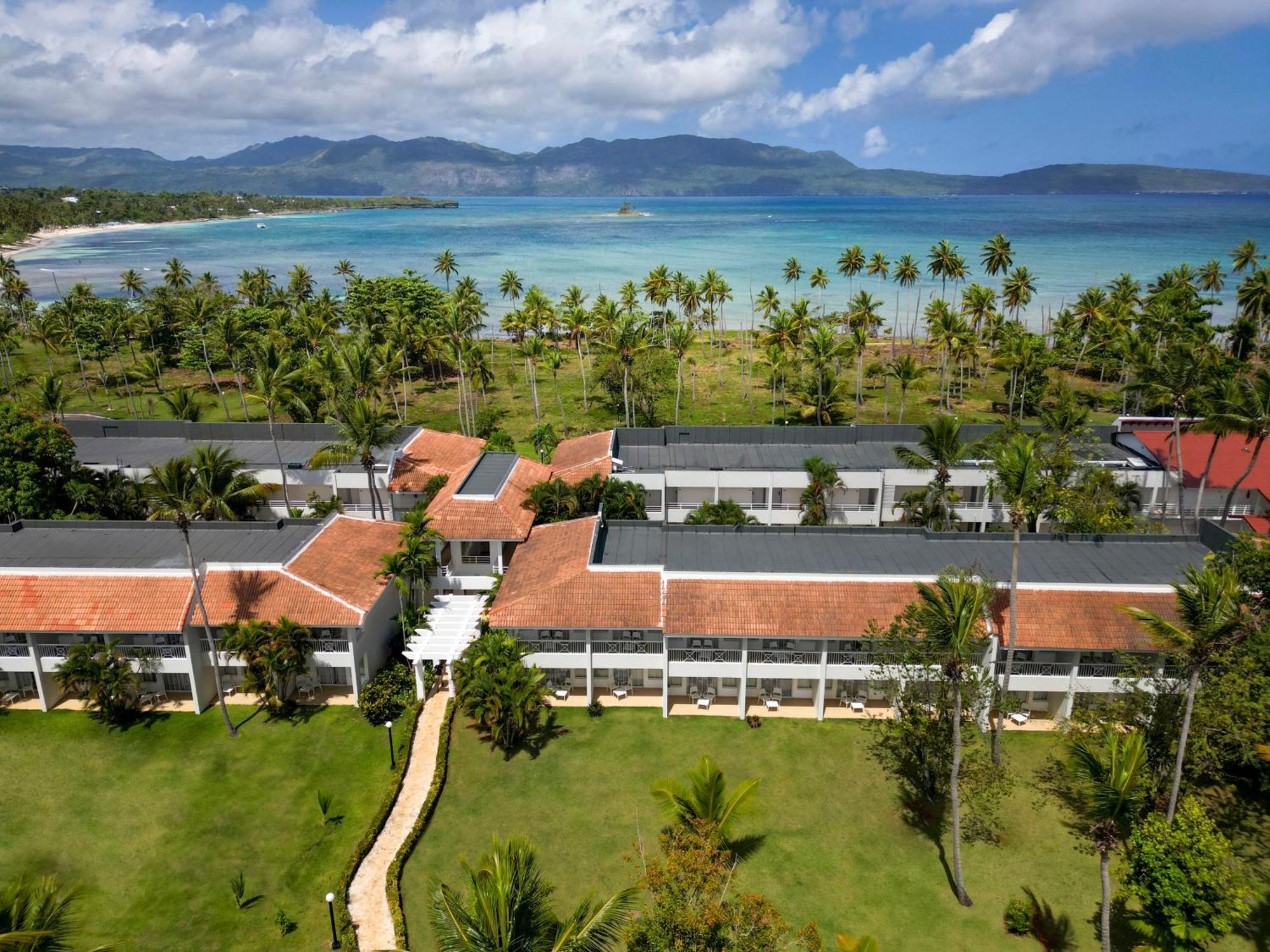 Wyndham Alltra Samana All Inclusive Resort Екстериор снимка